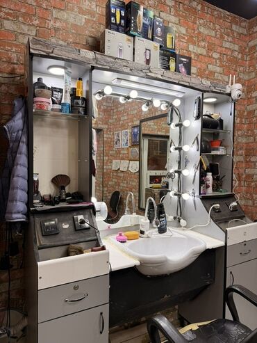 куханная мебель: Guzgunun ustundeki isiglara qeder verecem moykanida verecem hamsi bir