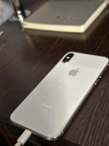 Apple iPhone: IPhone X, Б/у, 64 ГБ, Белый, Зарядное устройство, 100 %