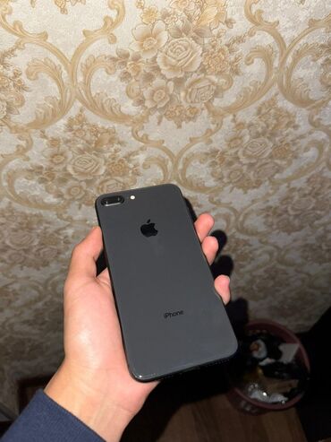 iphone 8 plus ош: IPhone 8 Plus, Б/у, 64 ГБ, Black Titanium, Зарядное устройство, 71 %