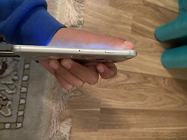 Apple iPhone: IPhone 7, Б/у, 128 ГБ, Серебристый, Чехол, 100 % — 7