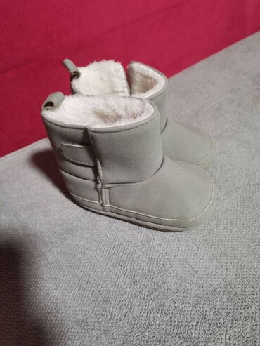 ugg obuća: Ugg boots, Size - 19