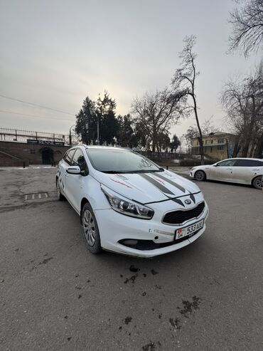 Kia: Kia Ceed: 2014 г., 1.6 л, Механика, Бензин, Универсал — 1