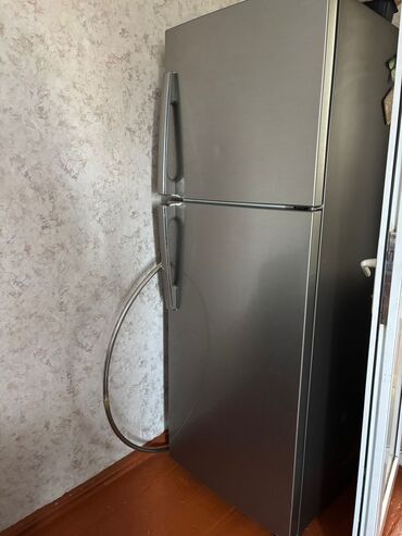 su xaladenik: İşlənmiş 2 qapılı Soyuducu Satılır, rəng - Gümüşü, Təkərli