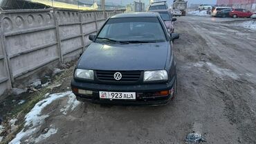 Volkswagen: Volkswagen Vento: 1993 г., 1.8 л, Механика, Бензин, Седан