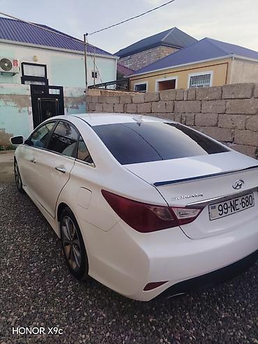 tesla model x: Hyundai Sonata: 2.4 l | 2014 il Sedan — 2