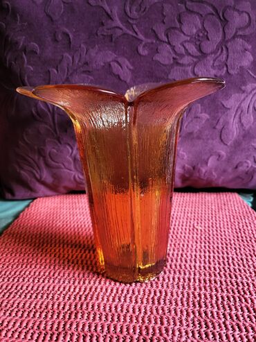 Ostali kućni dekor: Vaza nova iz 60,70ih. Samobor kristal,led kristal,rucni rad. Sve na na lalafo.rs — 10 Ostali kućni dekor: Vaza nova iz 60,70ih. Samobor kristal,led kristal,rucni rad. Sve na — 10