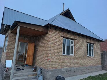калыс ордодон үй сатылат: Үй, 80 кв. м, 4 бөлмө, Кыймылсыз мүлк агенттиги, Эски ремонт