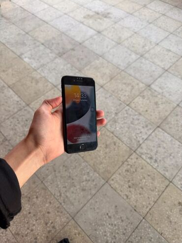 Apple iPhone: IPhone 7, 32 GB, Qara, Barmaq izi — 8