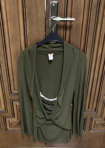 Sviterlər: 10 azn Razmer S/M — 9