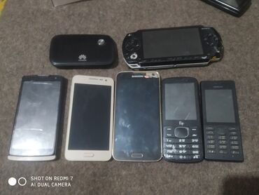 sony psp portable in Кыргызстан | PSP (SONY PLAYSTATION PORTABLE): Продаю телефоны на запчасти у всех экраны треснуты, плейстейшн рабочий