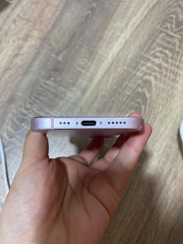 apple studio: IPhone 15, Б/у, 256 ГБ, Розовый, Чехол, Кабель, 88 % — 6