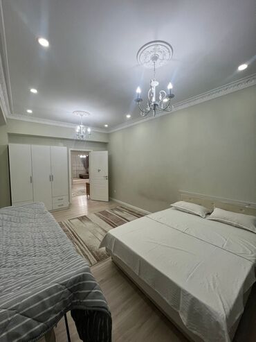 Посуточная аренда квартир: 3 комнаты, Душевая кабина, Постельное белье, Кондиционер — 2