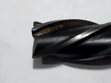 Glodala: Glodalo cetvoropero 20mm osteceno, levi smer Glodalo je koristeno u — 9