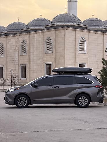 Toyota: Toyota Sienna: 2021 г., 2.5 л, Автомат, Гибрид, Минивэн — 7