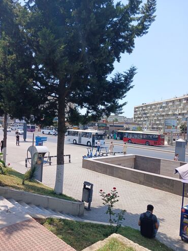 koroglu kiraye: Ev xalqlar metrosuna bi̇r dəqi̇qəli̇k məsafədə yerləşi̇r 9 mərtəbəli̇