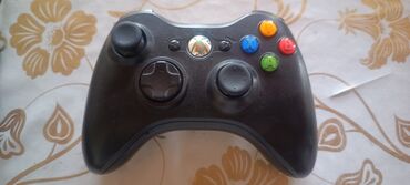 джойстик на икс бокс 360: Беспроводной геймпад Xbox 360 черного цвета, предназначенный для