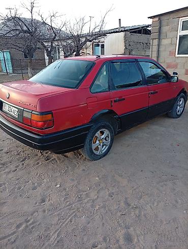 Volkswagen: Volkswagen Passat: 1989 г., Седан — 2