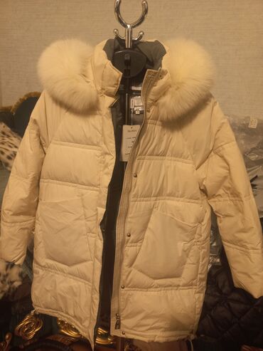 cins pencekler kisi ucun: Qadın üst geyimləri kolleksiyası 1) Açıq krem rəngli şişmə kürklü