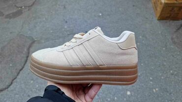 obuca za kisu i sneg: Adidas, 38