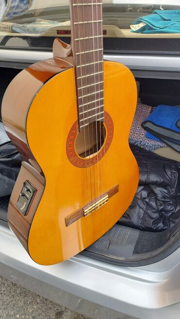 tornada gitara: Akustik gitara, Yamaha, 6 sim, İşlənmiş, Pulsuz çatdırılma