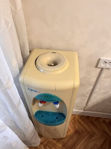 кофе будка: Суу үчүн кулер