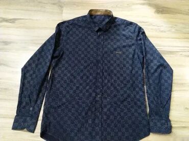 Košulje: 1. Armani kosulja dugih rukava ( sirina ispod pazuha 60-61 cm duzina — 12