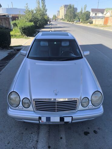 лобовое стекло на мерс 210: Mercedes-Benz E‑Class (W210) седан, серебристый цвет. Основные