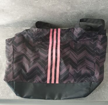 dormeo jorgan jastuk i torba: Original Adidas torba, bez ostecenja, prostrana