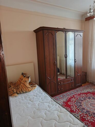 Qonaq otağı dəstləri: Masa və oturacaqlar — 10