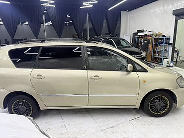toyota kamry: Toyota Avensis Verso: 2003 г., 2 л, Механика, Дизель, Минивэн — 4
