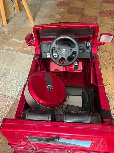 Uşaq üçün elektrik maşınları: Uşaq maşınları satılır.Sürülməyib deyə akumlyatoru yayıb.Qiymətini — 3