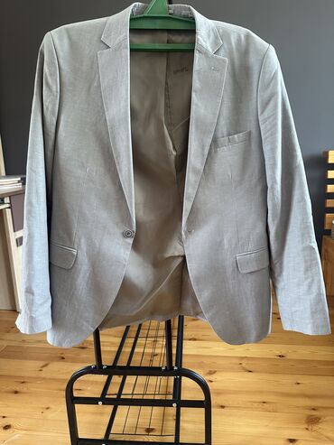 продаю мужские куртки: Костюм 6XL (EU 52), цвет - Серый
