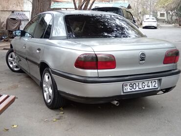 Opel: Opel Omega B sedan Barter var - Korpus: 4 qapı, gümüşü rəng, arxa — 1