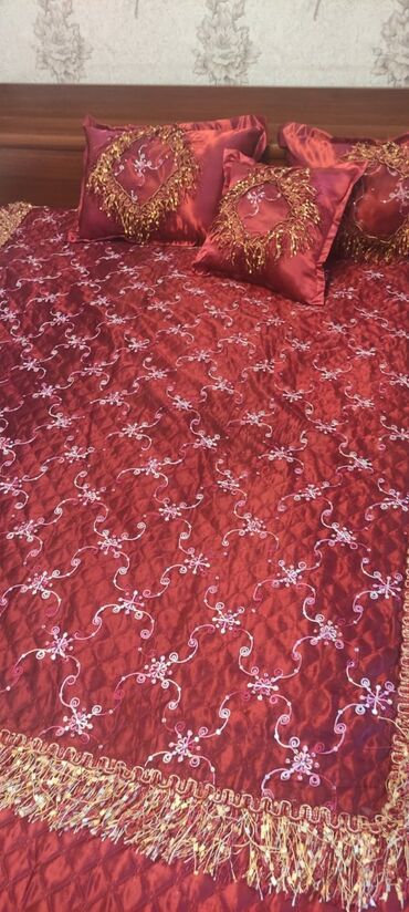 Örtüklər: Yataq üçün Qaşlı rəng - Qırmızı Yataq örtüyü -da lalafo.az — 7 Örtüklər: Yataq üçün Qaşlı rəng - Qırmızı Yataq örtüyü — 7