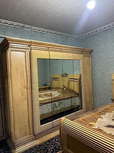 Спальный гарнитур в классическом стиле, цвет светлый бежевый под at lalafo.kg Спальный гарнитур в классическом стиле, цвет светлый бежевый под