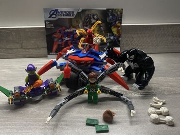 игрушка поезд с рельсами: Наборы-конструкторы по Marvel. Включают разнообразные детали для
