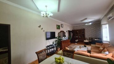 Həyət evləri və villaların satışı: 5 otaqlı, 230 kv. m, Orta təmir — 1