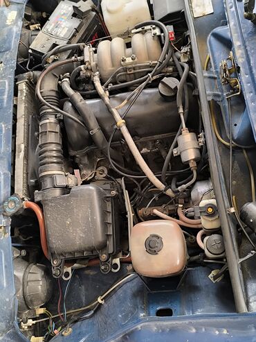 VAZ (LADA): VAZ 2107, mavi rəngli sedan Xüsusiyyətlər: - Kuzov: sedan, klassik — 5