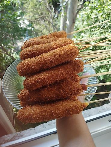 Полуфабрикаты: Корндоги на шпажках - Аппетитные корндоги: сочная сосиска, покрытая — 13