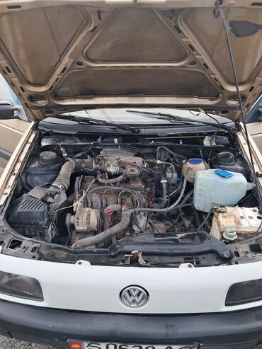 Volkswagen: Volkswagen Passat: 1990 г., 1.8 л, Механика, Бензин, Универсал — 17