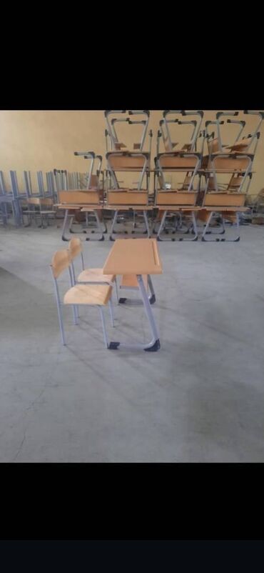 Uşaq masaları: Oğlan və qız üçün, Yeni, Siyirməsiz, Parta, Stullar ilə — 9