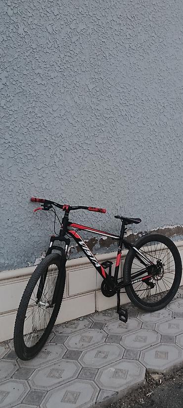 velosiped motorlu: Vista modelidir her bir şeyi işləkdir. Üzərində verilenler: 1 az — 3