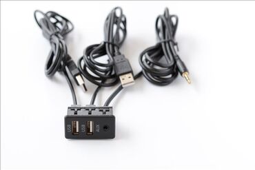 тайота хайс: AUX,USB разъем для входа мультимедиа или зарядки и вывода на панель