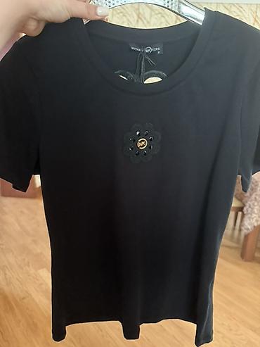 mayka turkce: Qadın qara və tünd göy qısaqol T-shirt kolleksiyası Ümumi — 4