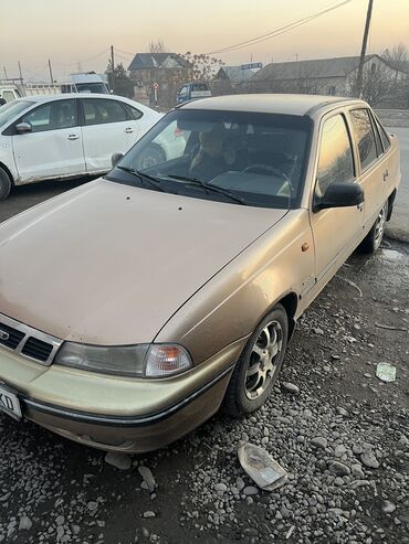 Daewoo: Daewoo Nexia: 2003 г., 1.6 л, Механика, Бензин, Седан