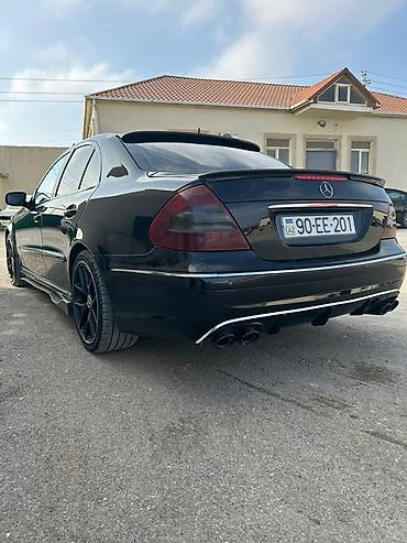 Mercedes-Benz: Mercedes-Benz E-Class: 3.2 l | 2004 il Sedan — 5