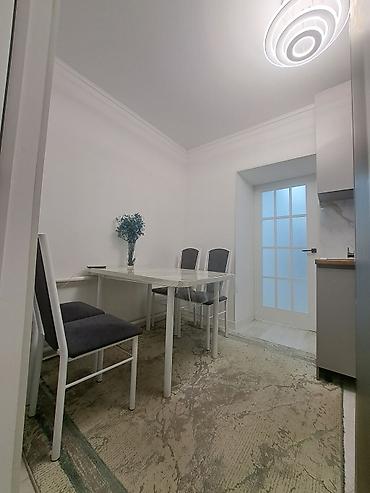 Продажа коттеджей и домов: Продаю дом, в районе Пишпек, часть дома как 3-х комнатная квартира в — 11