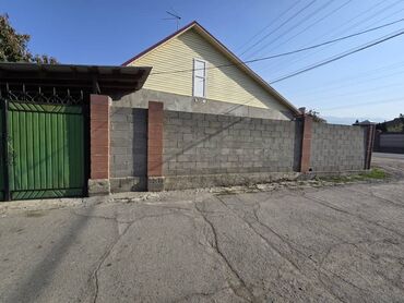 дом село озерное: Полдома, 120 м², 3 комнаты, Собственник, Косметический ремонт