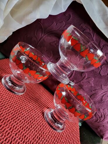 Čaše: Case vintaz za poslastice nove,nemacke. Case za poslastice komada 3 — 3