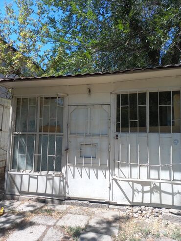 аренда футбольная поля: Сатам Павильон 4 кв. м, Жылууланган
